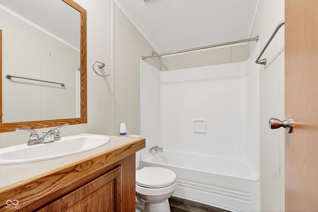 48 Echo Lake W Drive, Mooresville, IN 46158