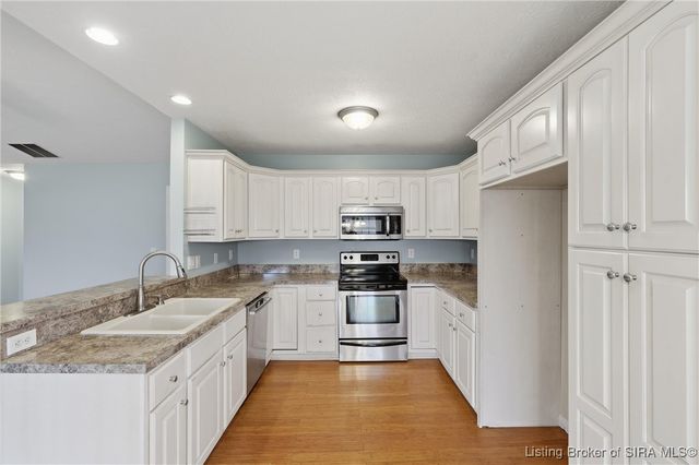 3809 Ridgetop Circle, Jeffersonville, IN 47130