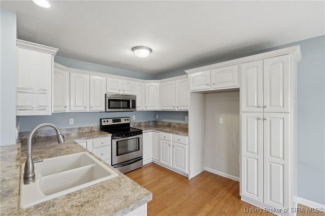 3809 Ridgetop Circle, Jeffersonville, IN 47130