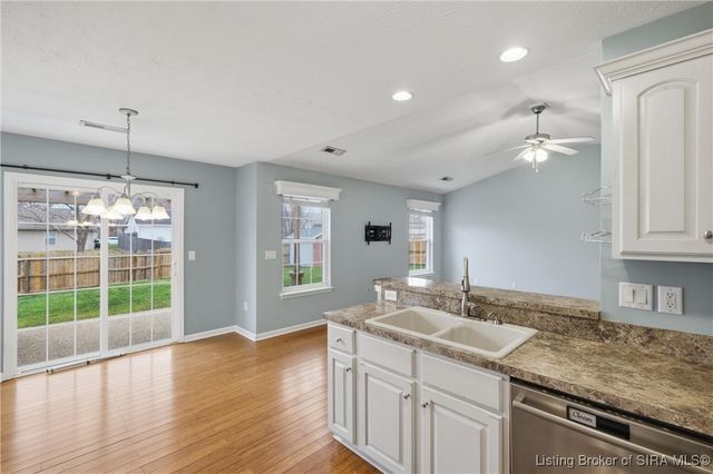 3809 Ridgetop Circle, Jeffersonville, IN 47130