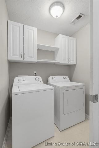 3809 Ridgetop Circle, Jeffersonville, IN 47130