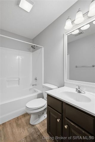 3809 Ridgetop Circle, Jeffersonville, IN 47130