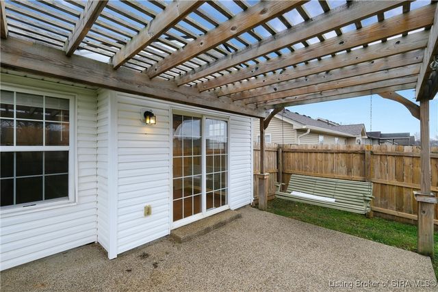 3809 Ridgetop Circle, Jeffersonville, IN 47130