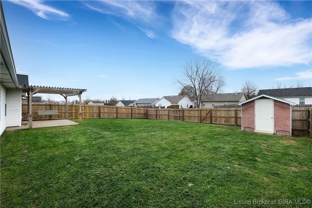 3809 Ridgetop Circle, Jeffersonville, IN 47130