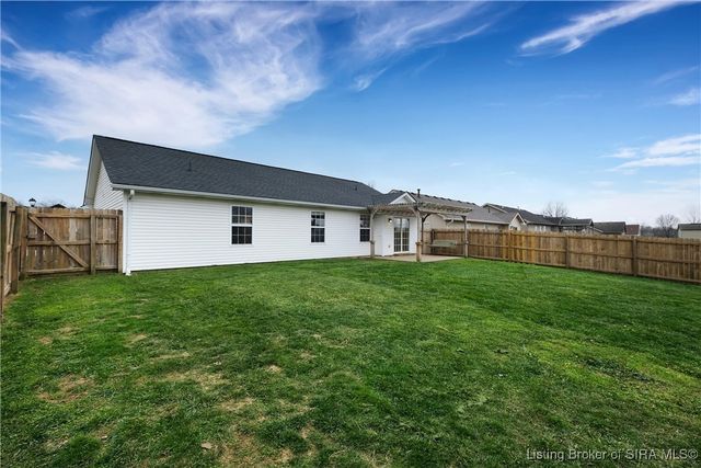 3809 Ridgetop Circle, Jeffersonville, IN 47130
