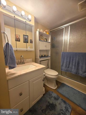 126 E LN, Harrisburg, PA 17111