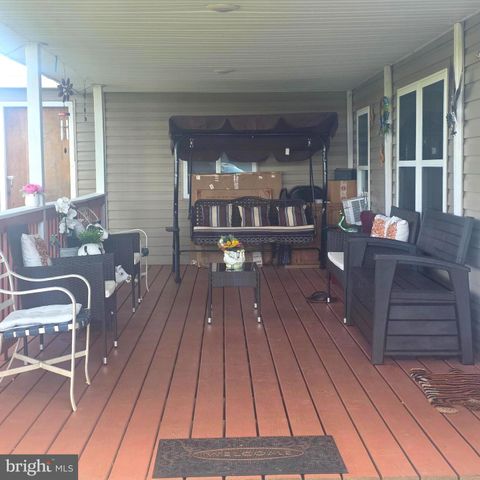 126 E LN, Harrisburg, PA 17111