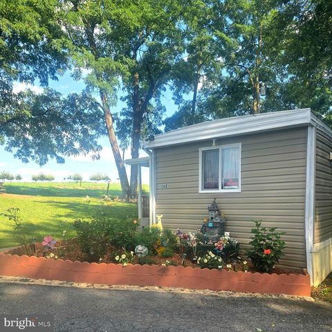 126 E LN, Harrisburg, PA 17111