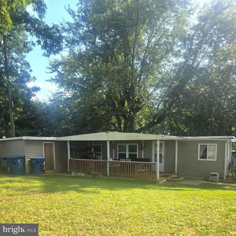 126 E LN, Harrisburg, PA 17111