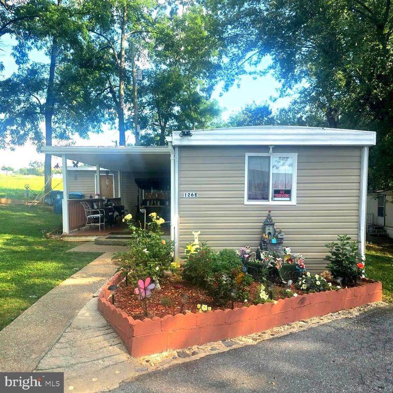 126 E LN, Harrisburg, PA 17111