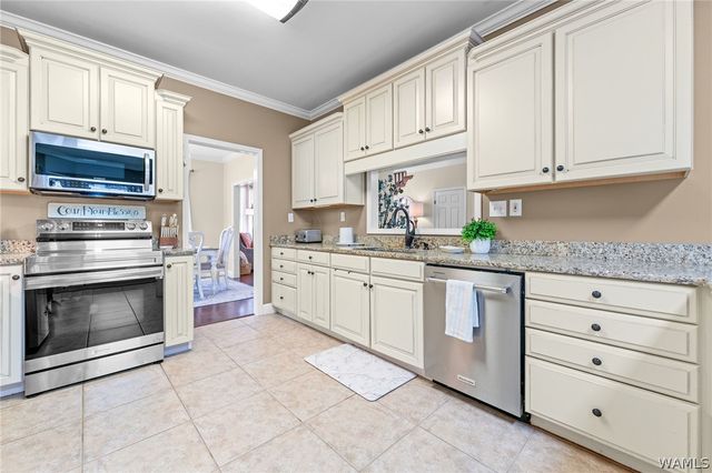 11648 Knollwood Road, Northport, AL 35475