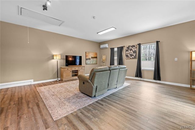 11648 Knollwood Road, Northport, AL 35475