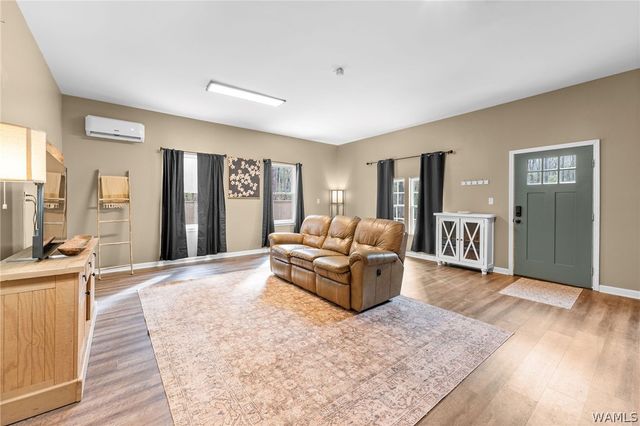 11648 Knollwood Road, Northport, AL 35475