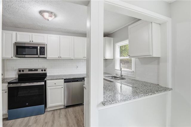 215 Moreland Way, Atlanta, GA 30354
