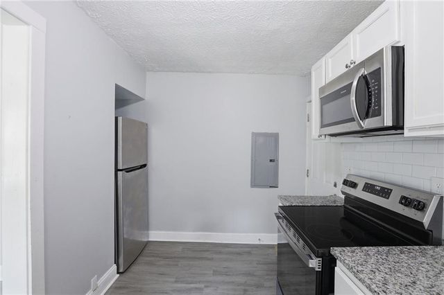 215 Moreland Way, Atlanta, GA 30354