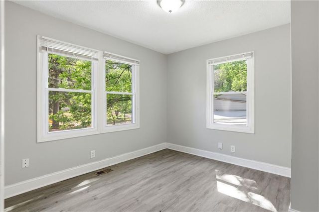 215 Moreland Way, Atlanta, GA 30354