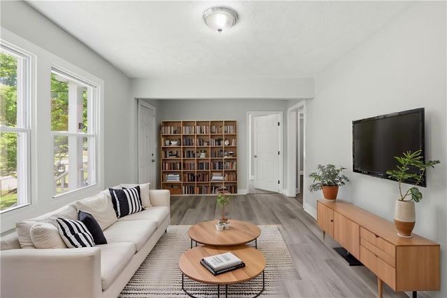 215 Moreland Way, Atlanta, GA 30354
