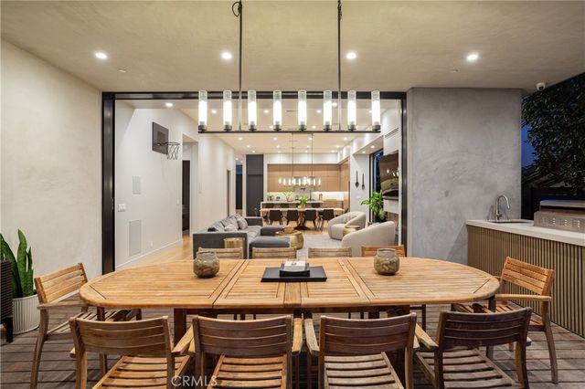 1756 Voorhees Avenue, Manhattan Beach, CA 90266