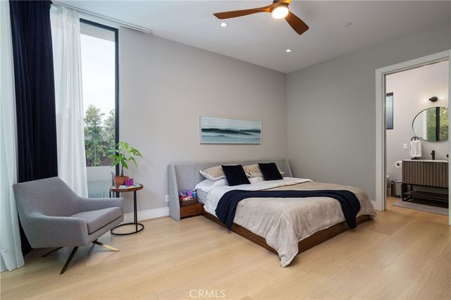 1756 Voorhees Avenue, Manhattan Beach, CA 90266