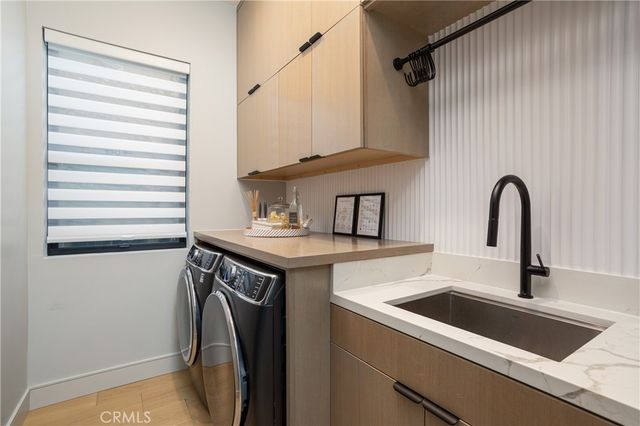 1756 Voorhees Avenue, Manhattan Beach, CA 90266