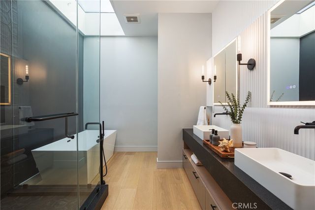 1756 Voorhees Avenue, Manhattan Beach, CA 90266