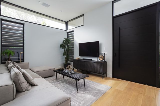 1756 Voorhees Avenue, Manhattan Beach, CA 90266