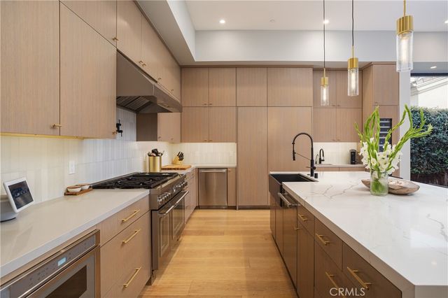 1756 Voorhees Avenue, Manhattan Beach, CA 90266