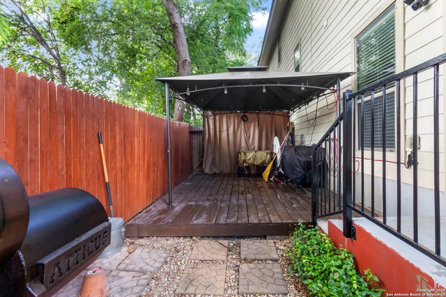 6210 W Jolie Ct, San Antonio, TX 78240