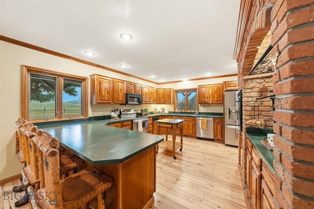 2500 Cottontail Road, Gallatin Gateway, MT 59730