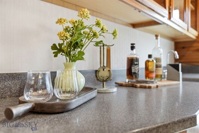 2500 Cottontail Road, Gallatin Gateway, MT 59730