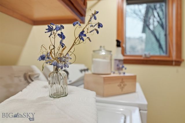 2500 Cottontail Road, Gallatin Gateway, MT 59730