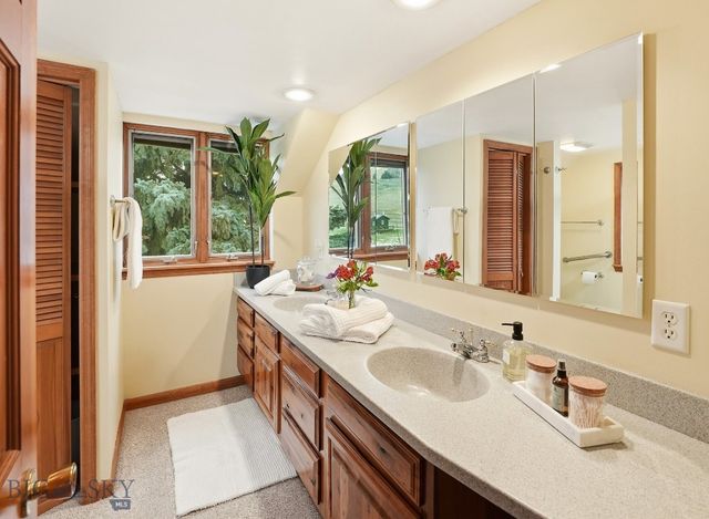 2500 Cottontail Road, Gallatin Gateway, MT 59730