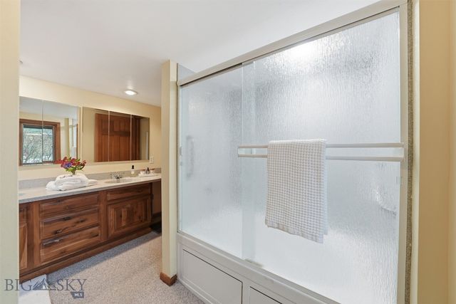 2500 Cottontail Road, Gallatin Gateway, MT 59730