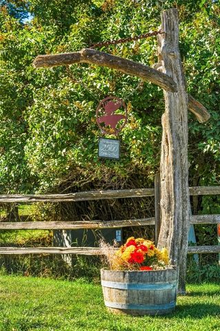 2500 Cottontail Road, Gallatin Gateway, MT 59730