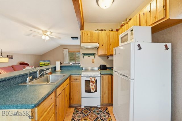 2500 Cottontail Road, Gallatin Gateway, MT 59730