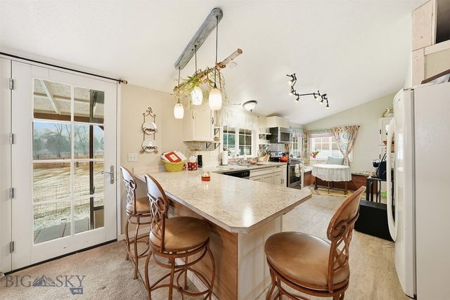 2500 Cottontail Road, Gallatin Gateway, MT 59730