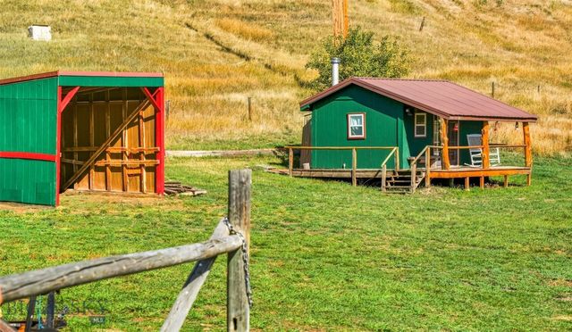 2500 Cottontail Road, Gallatin Gateway, MT 59730