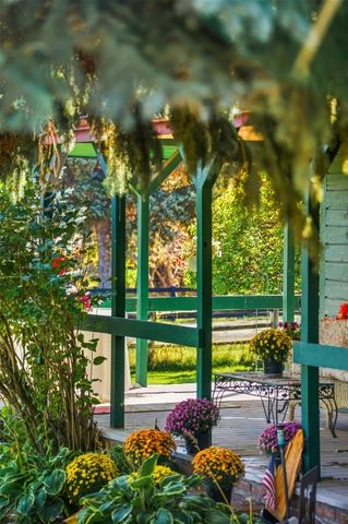 2500 Cottontail Road, Gallatin Gateway, MT 59730