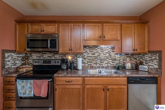 432 Berkley Court, Radcliff, KY 40160