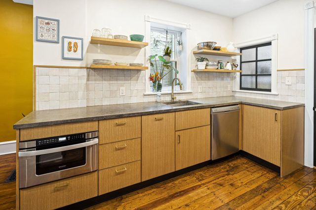 5221 HAZEL AVE, Philadelphia, PA 19143