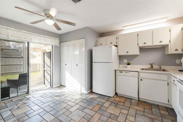 4001 38TH AVENUE DRIVE W 4001, Bradenton, FL 34205