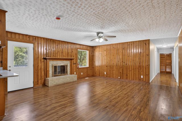 8506 Louis Drive SE, Huntsville, AL 35802