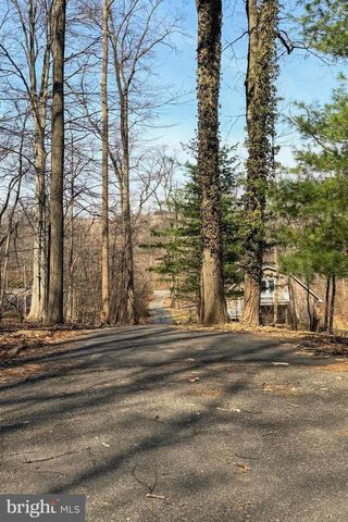 1970 WEISSTOWN RD, Boyertown, PA 19512