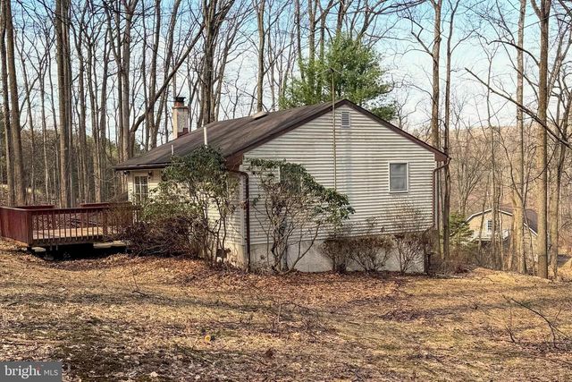 1970 WEISSTOWN RD, Boyertown, PA 19512