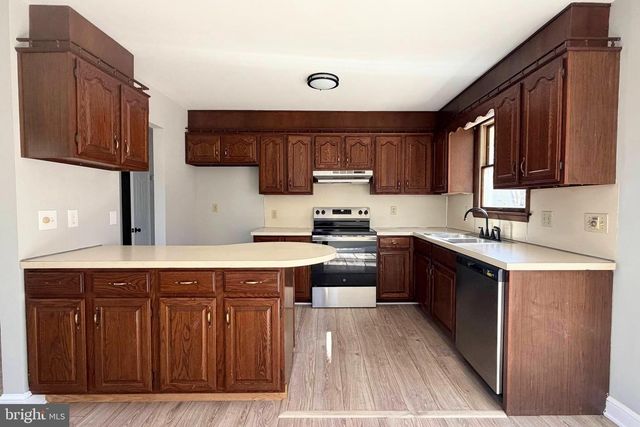 1970 WEISSTOWN RD, Boyertown, PA 19512