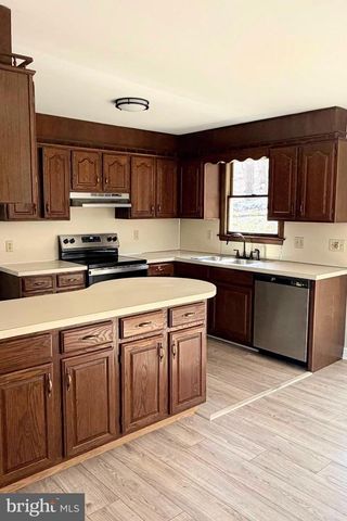 1970 WEISSTOWN RD, Boyertown, PA 19512