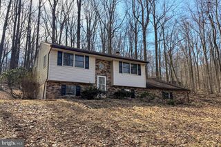 1970 WEISSTOWN RD, Boyertown, PA 19512