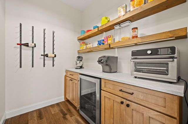 70037 Winding Pines Parkway, Milton Twp, MI 49120