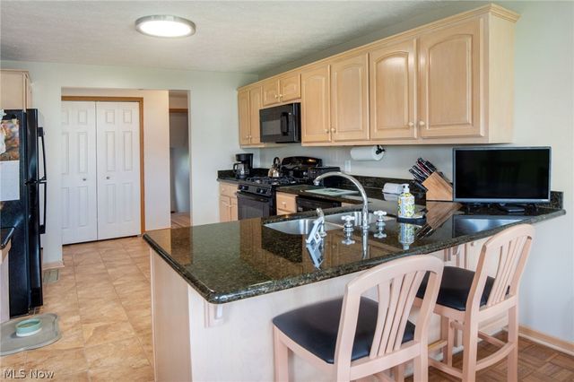 11183 Bloom Road, Garrettsville, OH 44231