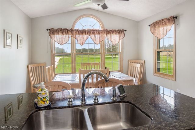 11183 Bloom Road, Garrettsville, OH 44231
